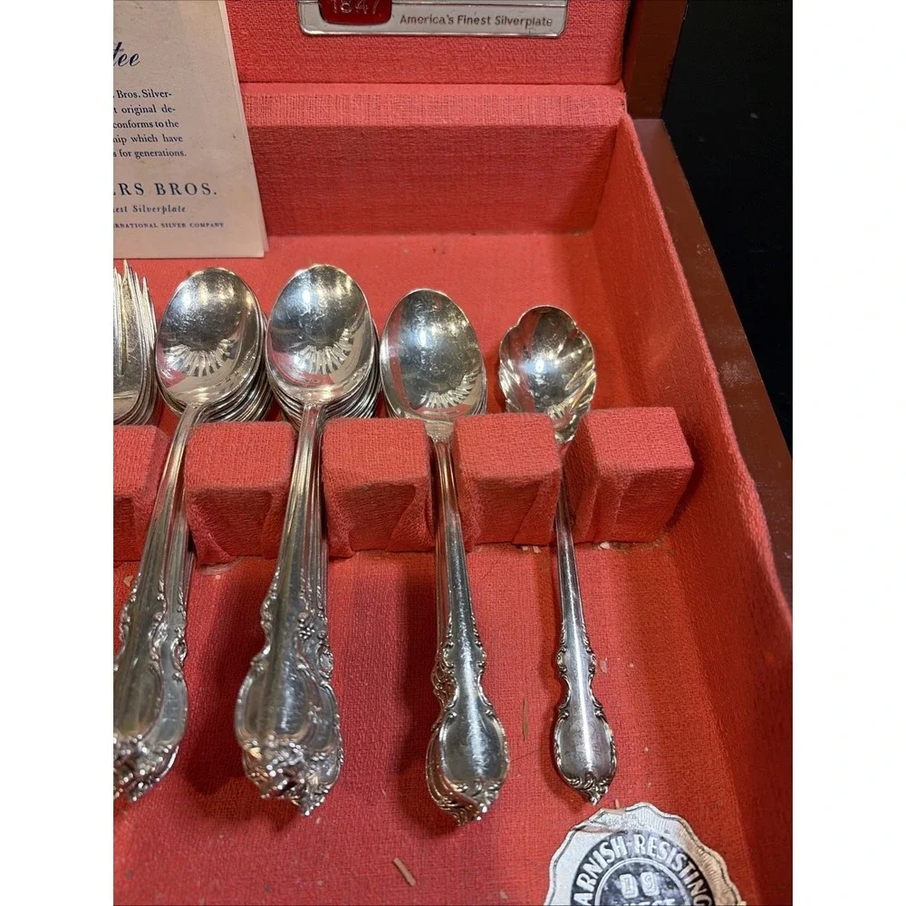 Vintage 71 Pieces 1847 Rogers Bros IS Reflection Silver plated Flatware In Box
